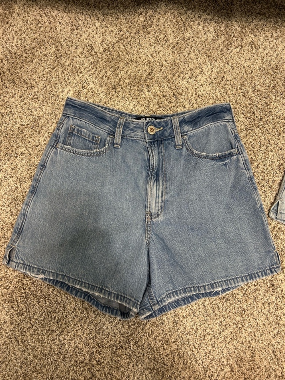 Hollister Ultra High-Rise 90s Shorts